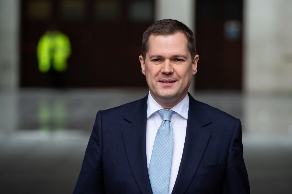 London, England, UK. April 28, 2024. Former Immigration Minister ROBERT JENRICK walks out of BBC Studios after appearing on Sunday With Laura Kuenssberg. (Photo: © Thomas Krych/ZUMA Press Wire) FOR EDITORIAL USE ONLY! Not for commercial USE! Photo: ZUMA Press, Inc./Alamy Live News