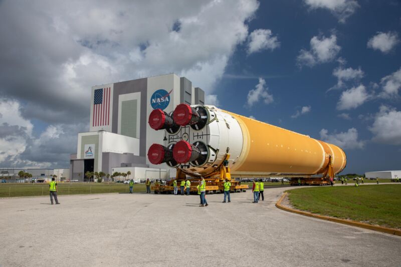 NASA's SLS rocket core for Artemis II is moved to the VAB.