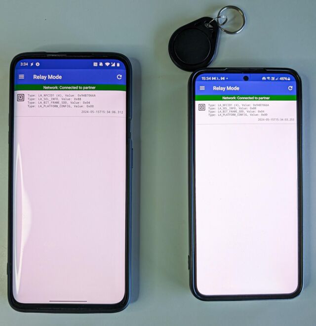 Figure 7. Android smartphone (right) reading the UID of an external NFC token and forwarding it to another device (left).