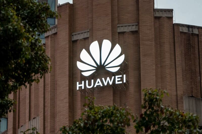 Bugs and performance issues hamper Huawei's AI chips