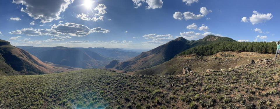 Nadja and her colleagues went to the Eastern Barberton Greenstone Belt in South Africa to collect rock samples