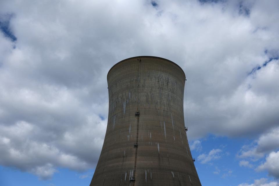 Last October, a cooling tower was spotted at the Three Mile Island nuclear power plant in Pennsylvania. Investments in clean energy could help humanity avoid collapse, says a new article (REUTERS/Shannon Stapleton/File Photo)