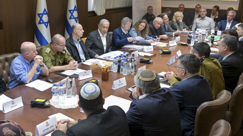 Israeli Prime Minister Benjamin Netanyahu, center, convenes his security cabinet to vote on the ceasefire on January 17, 2025. - Koby Gideon/GPO/AP