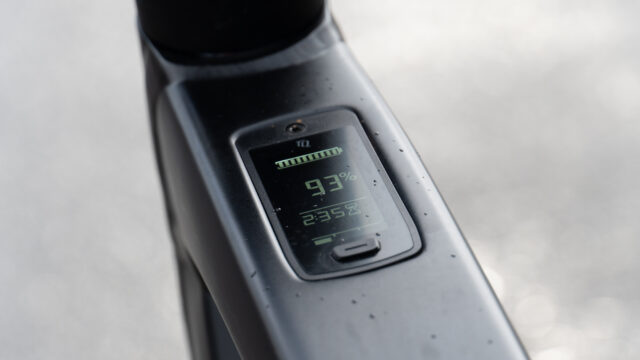 The Trek FX+7's LCD screen shows the remaining charge in the bike.