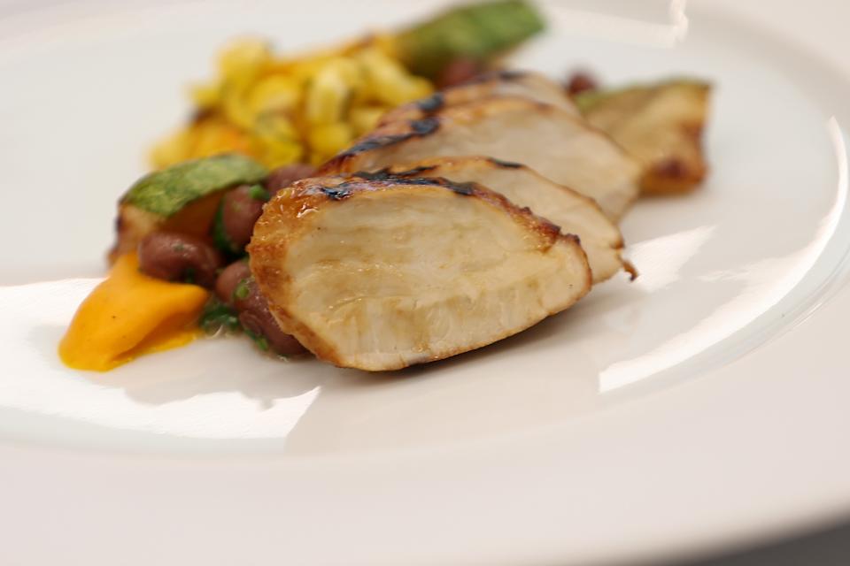 Alameda, California - July 27: A dish made with good meat -cultivated chicken is shown at the Eat Just Office on July 27, 2023 in Alameda, California. In June, the US Department of Agriculture (USDA) authorized two companies, upward foods and good meat, which is located in California, to sell chicken that are grown from cells in a laboratory. Cell-cultivated or lab grown meat is made by nourishing nutrients with animal cells in stainless steel tanks. (Photo by Justin Sullivan/Getty images)