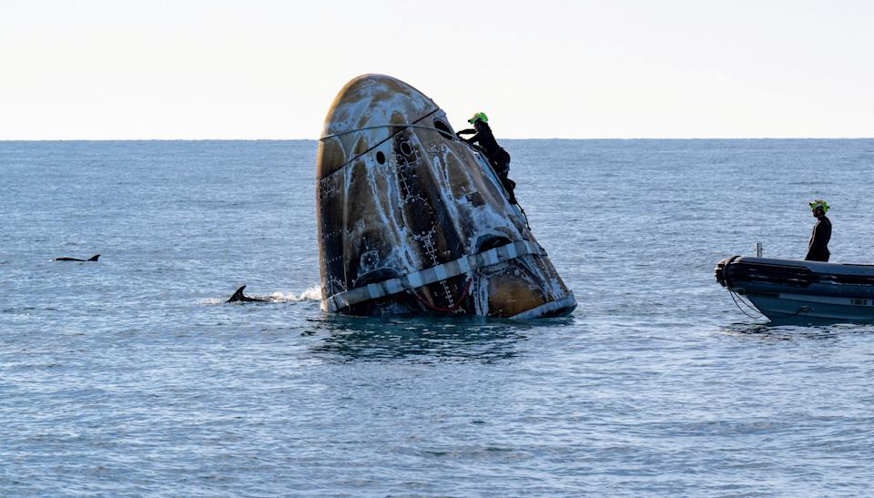 The SpaceX Dragon SpaceCraft drives off the coast of Florida while support teams work to restore the vehicle. NASA Astronauts Nick Hague, Suni Williams, Butch Wilmore and Roscosmos Cosmonaut Aleksandr Gorbunov returned to the capsule on the capsule on Tuesday evening after leaving the international space station.