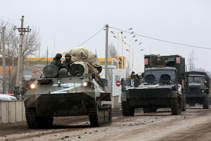 Russian troops leave Crimea