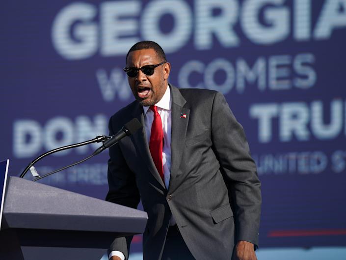 Vernon Jones speaks to a crowd