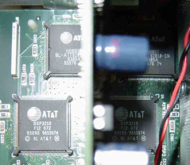 The AT&T Hobbit CPU, making its last appearance in a prototype BeBox.