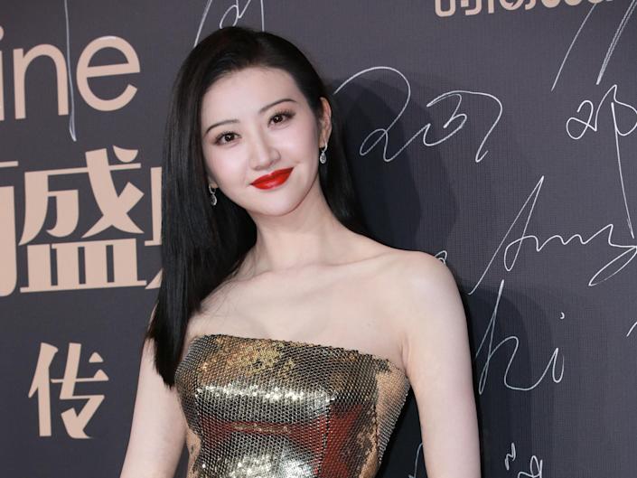 Actress Jing Tian arrives at the 2019 COSMO Glam Night red carpet on December 3, 2019 in Shanghai, China.  †