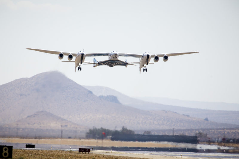 Virgin Spaceship Unity and Virgin Mothership Eve take to the skies on their maiden flight in captivity on September 8, 2016.