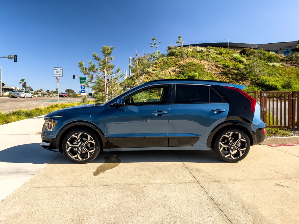 The Niro PHEV is eligible for the California carpool lanes.