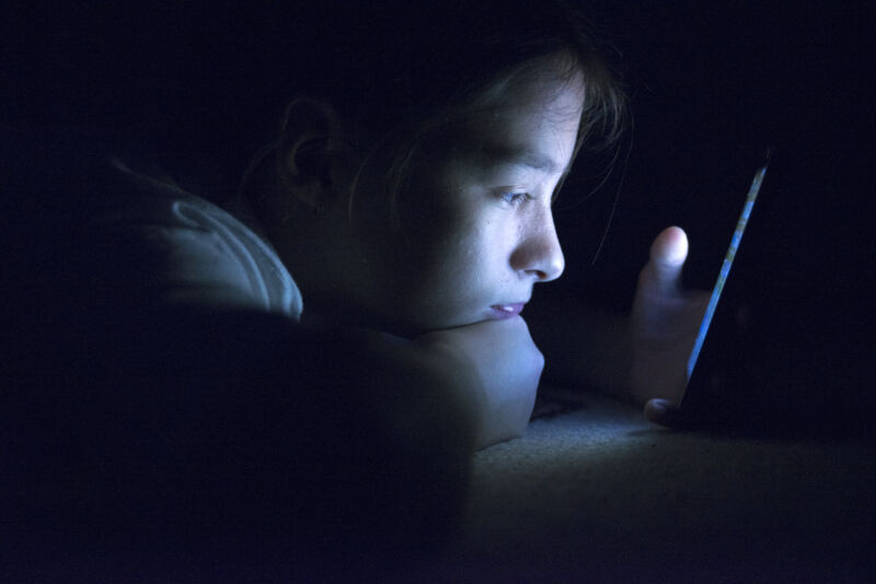 Coroner names Instagram algorithm as cause of death British teenager [Updated]