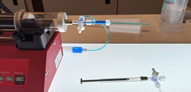 Oxford physicists injected air into syringes filled with silicone oil to build a mathematical model for squeezing ketchup from a bottle