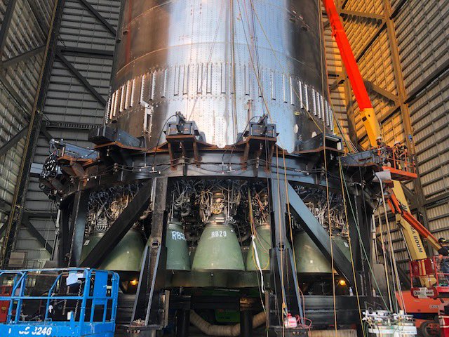 A large number of Raptor rocket engines installed on a Super Heavy booster.