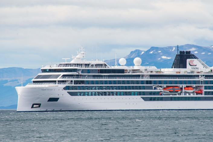 The Norwegian-flagged Viking Polaris ship is anchored in the waters of the Atlantic Ocean in Ushuaia, southern Argentina, on December 1, 2022.  One person was killed and four other passengers injured when a giant wave broke several windows on a cruise ship sailing in the Antarctic in a storm on Nov. 29, Norwegian company and Argentinian judicial sources said Dec. 1.