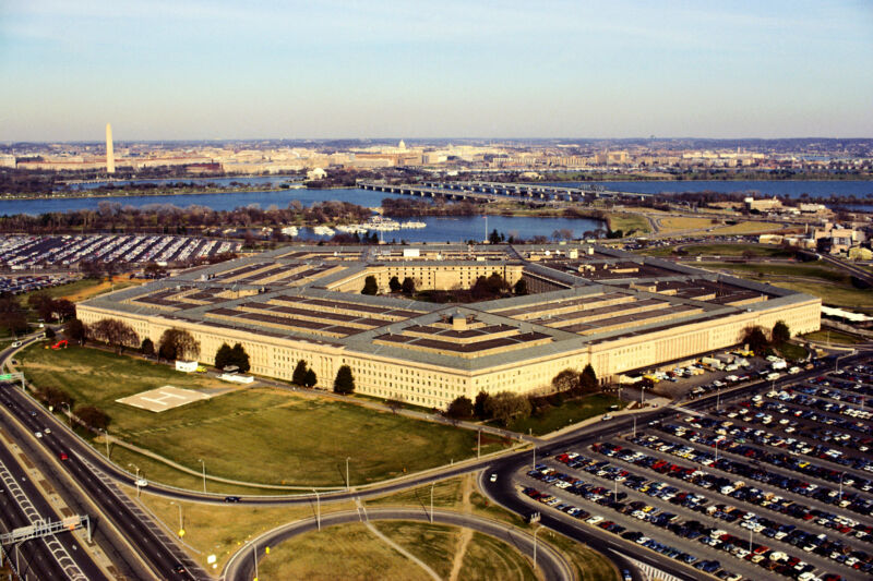 Pentagon selected four technology companies to form a $9 billion cloud computing network