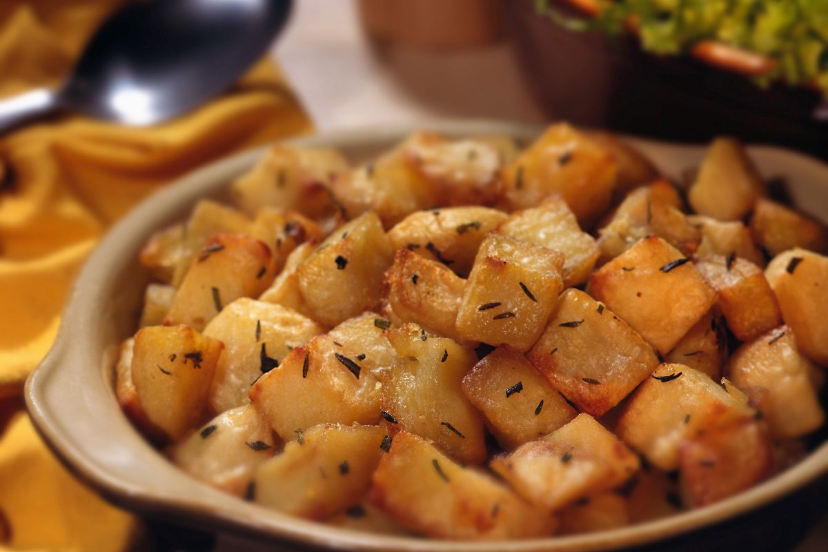 FRIED POTATO CUBES