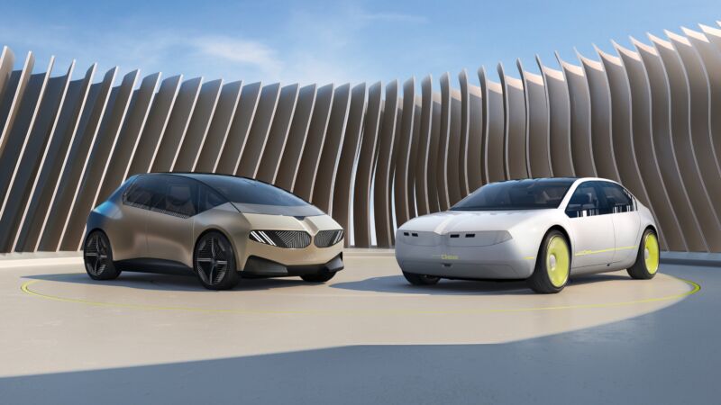 A BMW i Vision Circular and a BMW I Vision Dee