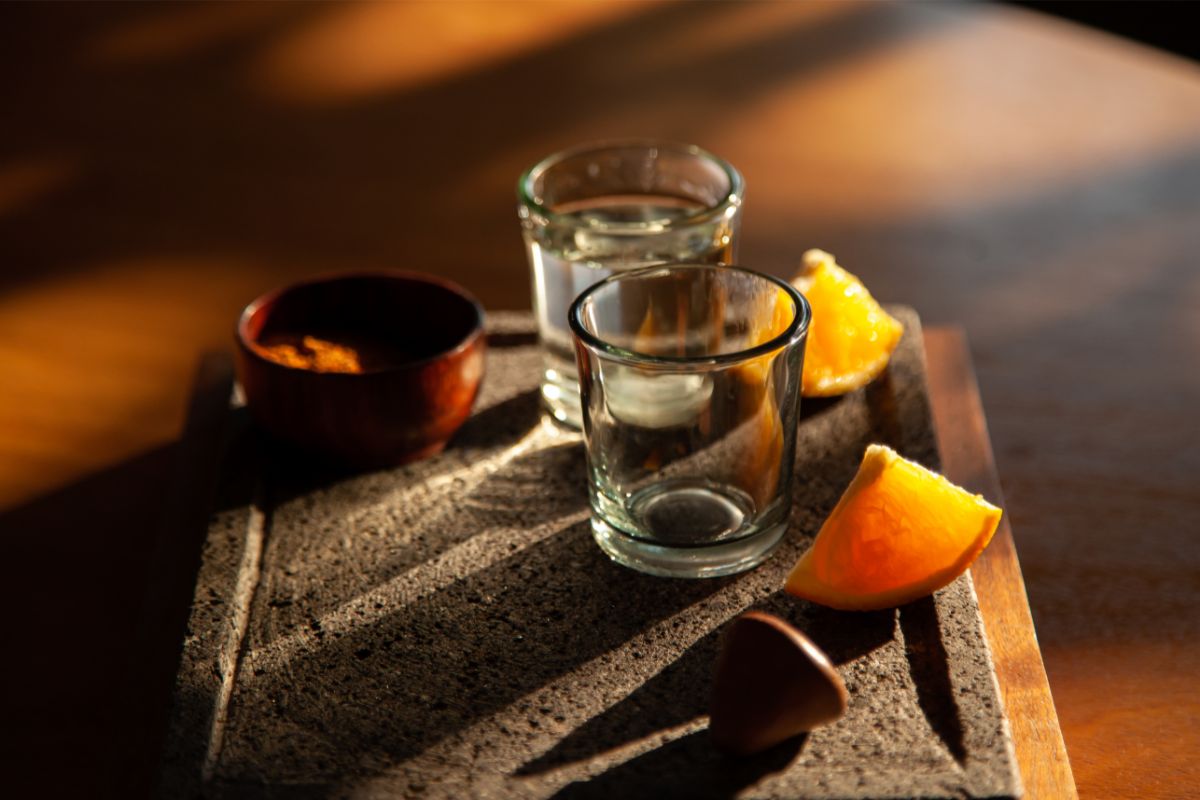 lemon-slices-and-shot-glasses