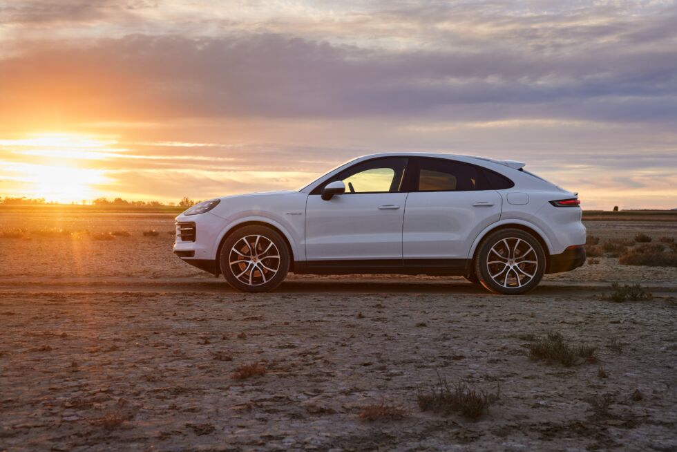 The coupe body style adds between $4,000 and $6,400 depending on the powertrain. 