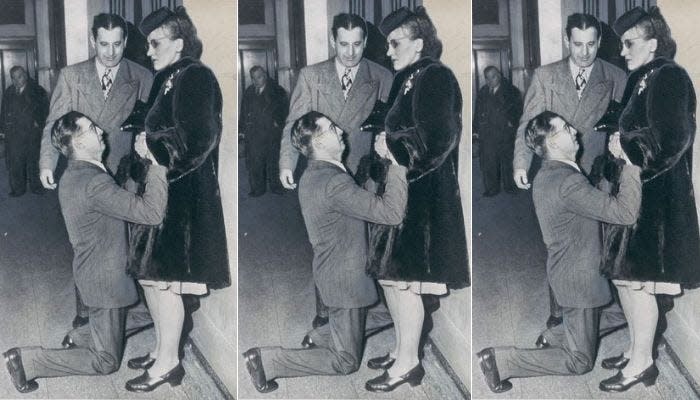 Steve Strack begs for forgiveness from Anna Strack outside a Chicago divorce court in 1948.