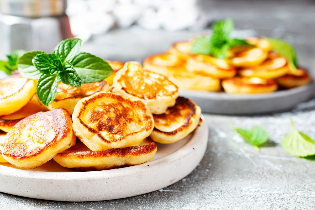 Stoneware mini pancakes